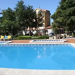 Cabo Festinanza Hotel