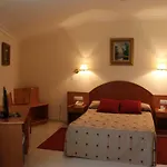 Cabo Festinanza מלון